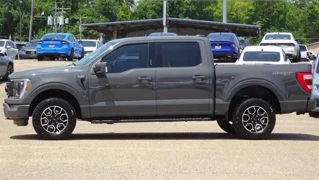 2021 Ford F-150 Lariat 4x4 SuperCrew 145 in's photo