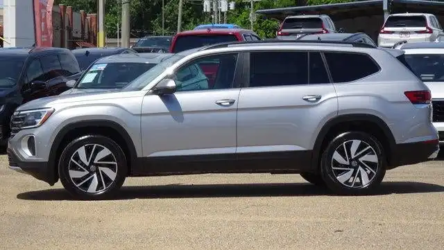 2025 Volkswagen Atlas 2.0T SE w/Tech's photo