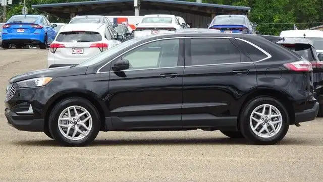 2024 Ford Edge SEL AWD's photo