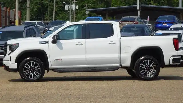2025 GMC Sierra 4WD Crew Cab Short Box AT4's photo