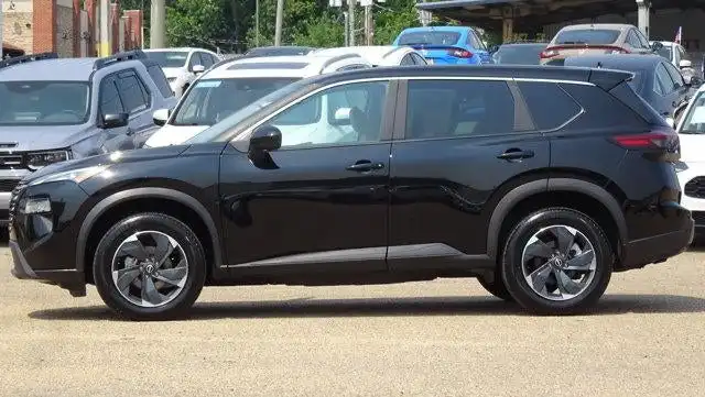 2025 Nissan Rogue SV AWD's photo