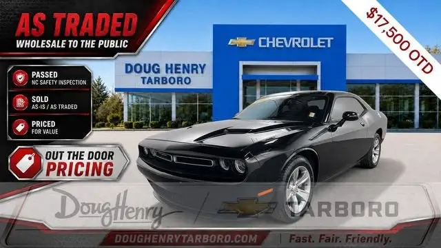 2016 Dodge Challenger SXT photo 1