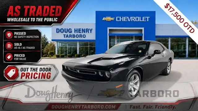 2016 Dodge Challenger SXT's photo