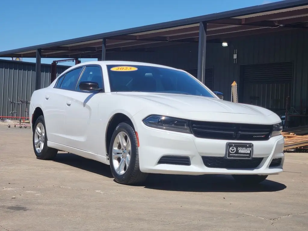 2023 Dodge Charger SXT photo 3
