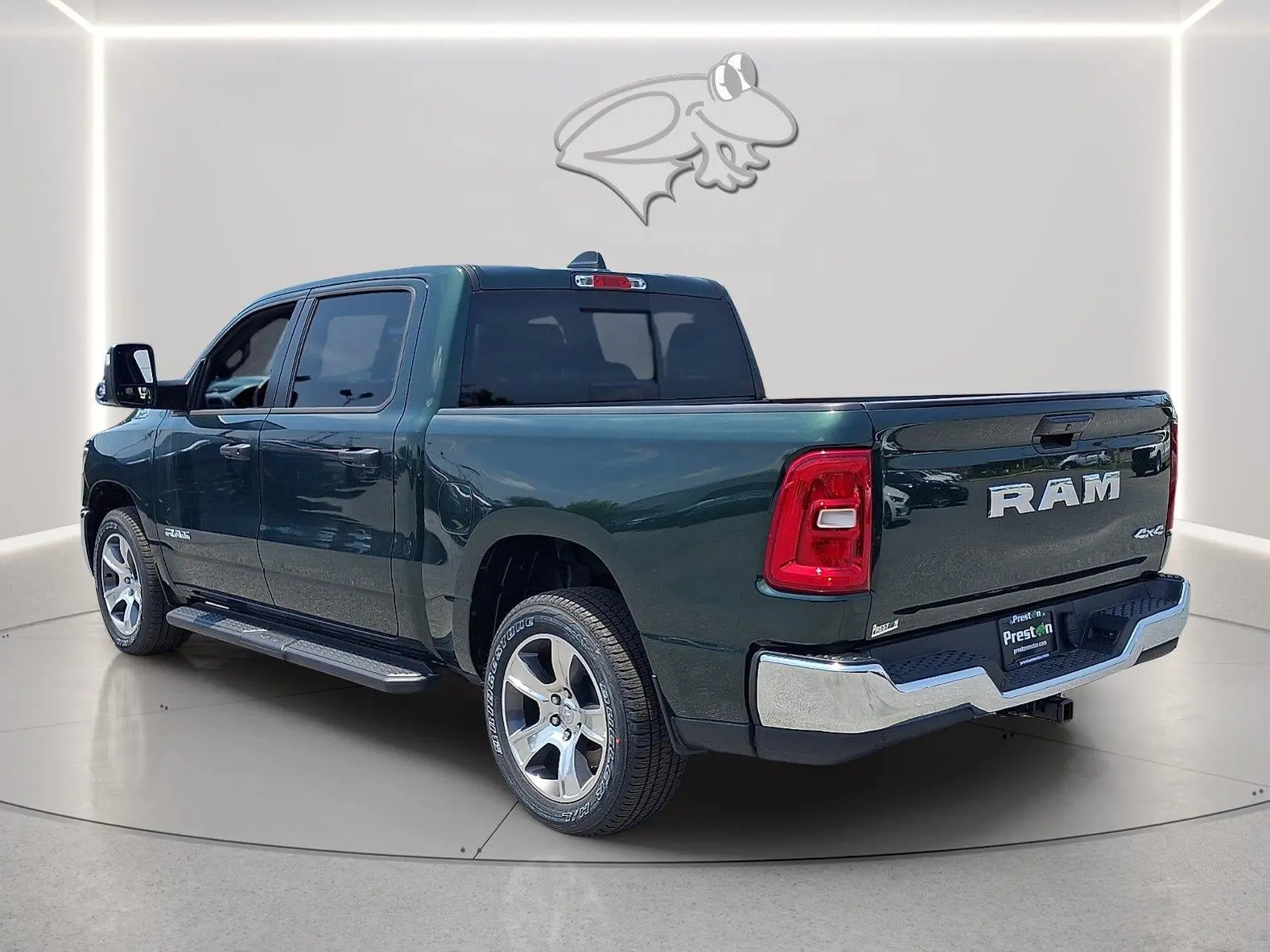 2026 RAM 1500 Tradesman 4x4 Crew Cab 5'7 photo 3