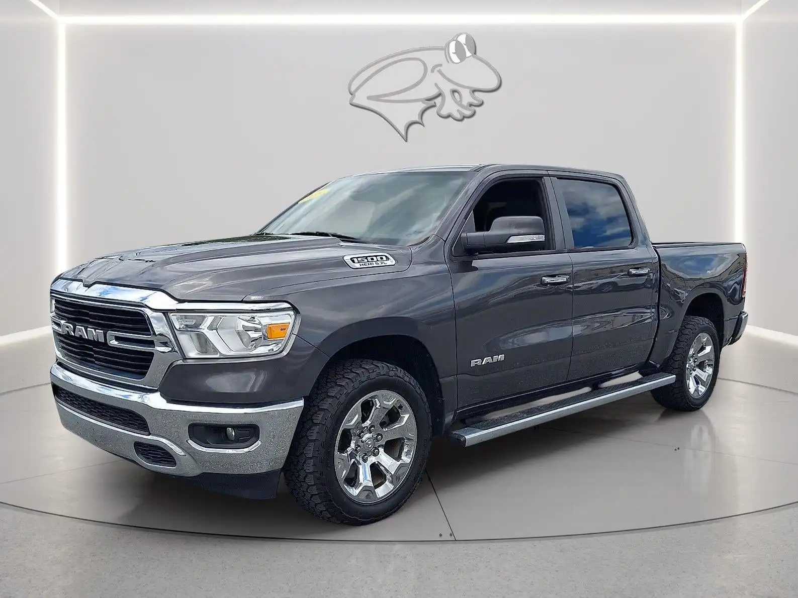 2019 RAM 1500 Big Horn/Lone Star 4x4 Crew Cab 5'7's photo