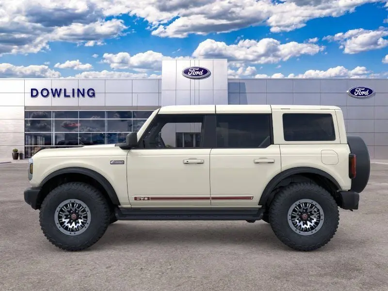 2026 Ford Bronco Outer Banks 4WD photo 3