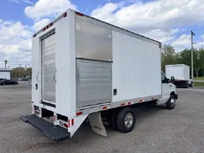 2013 Ford E-Series E-450SD photo 5