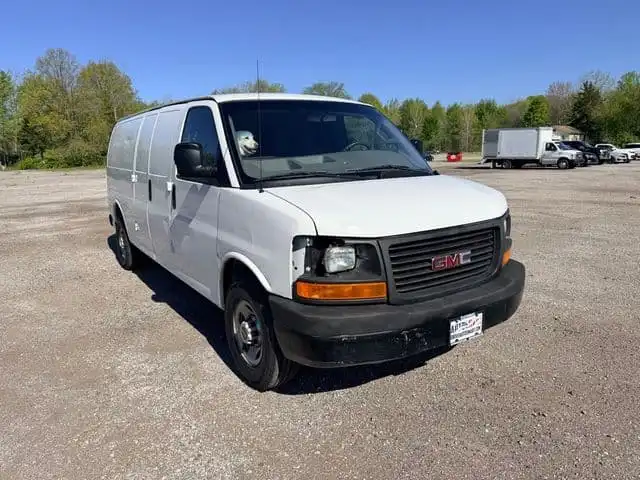 2017 GMC Savana 3500 Ext WB's photo