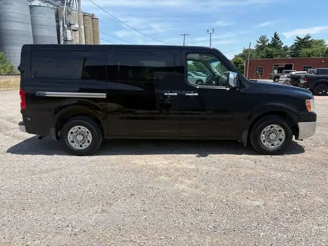 2018 Nissan NV 3500 SL V8's photo