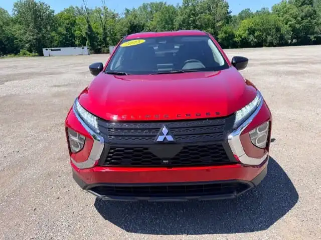2025 Mitsubishi Eclipse Cross LE S-AWC's photo