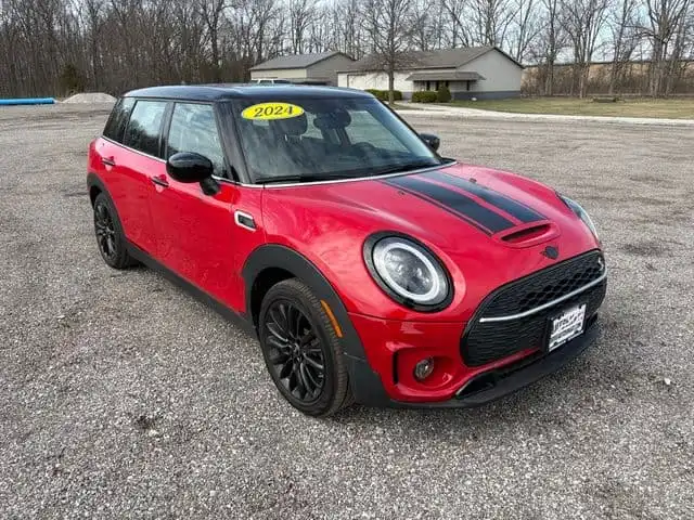 2024 MINI Clubman Cooper S's photo