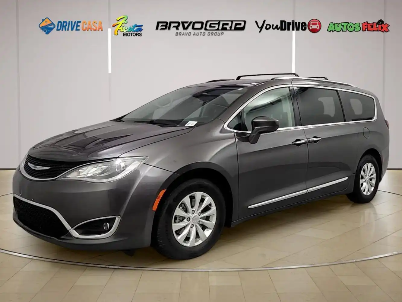 2019 Chrysler Pacifica Touring L's photo