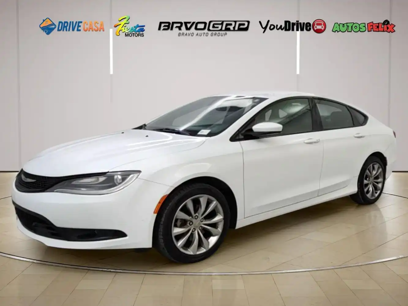 2015 Chrysler 200 S's photo