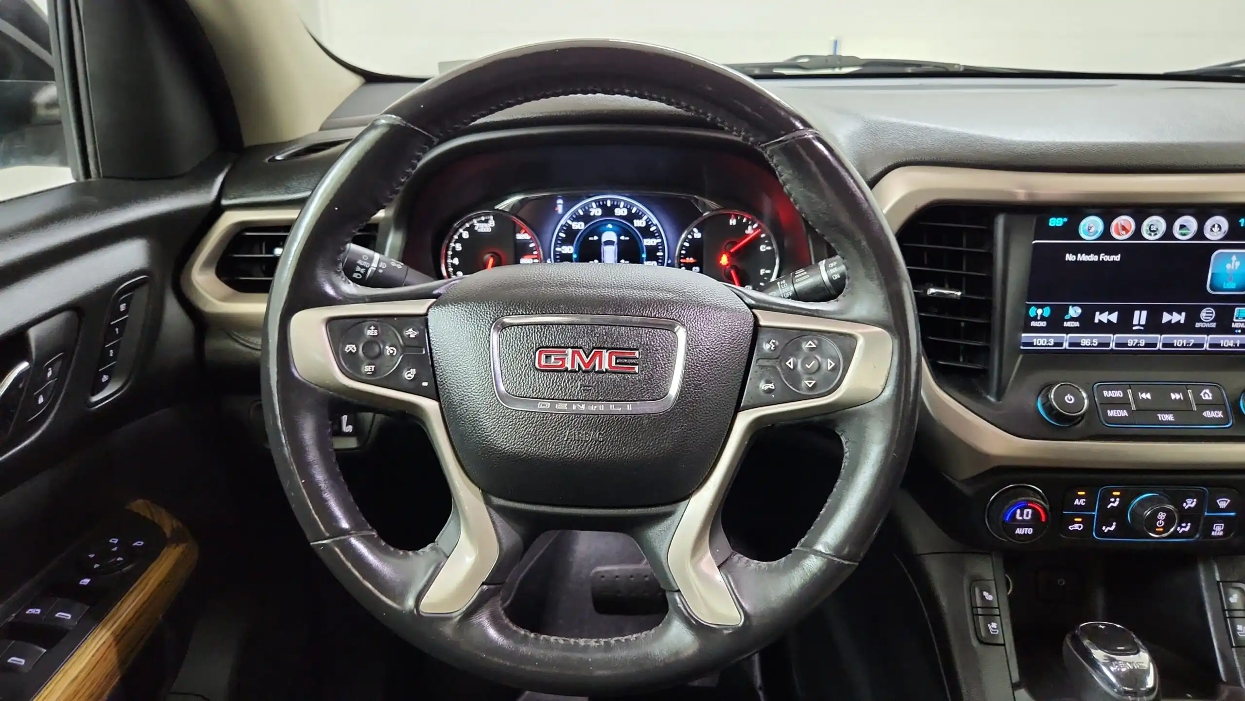 2018 GMC Acadia Denali FWD's photo