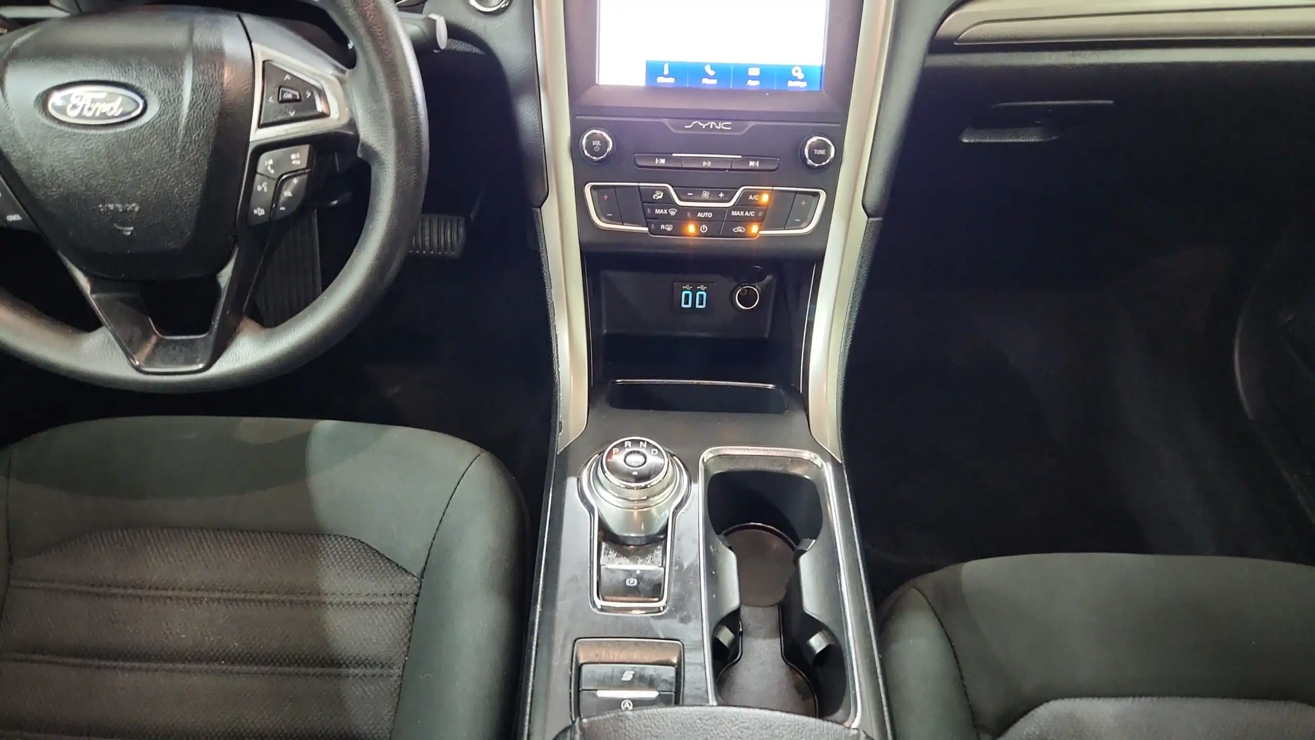 2020 Ford Fusion SE FWD's photo
