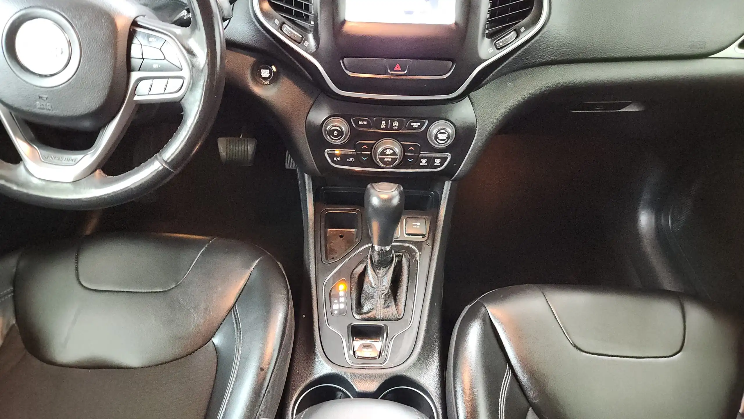 2019 Jeep Cherokee Latitude Plus's photo
