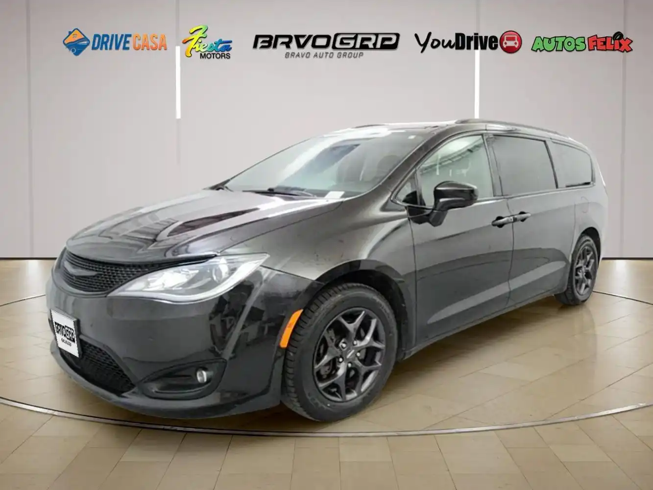 2019 Chrysler Pacifica Touring L's photo