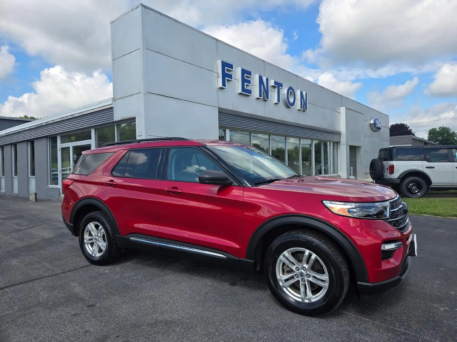 2023 Ford Explorer XLT 4WD's photo