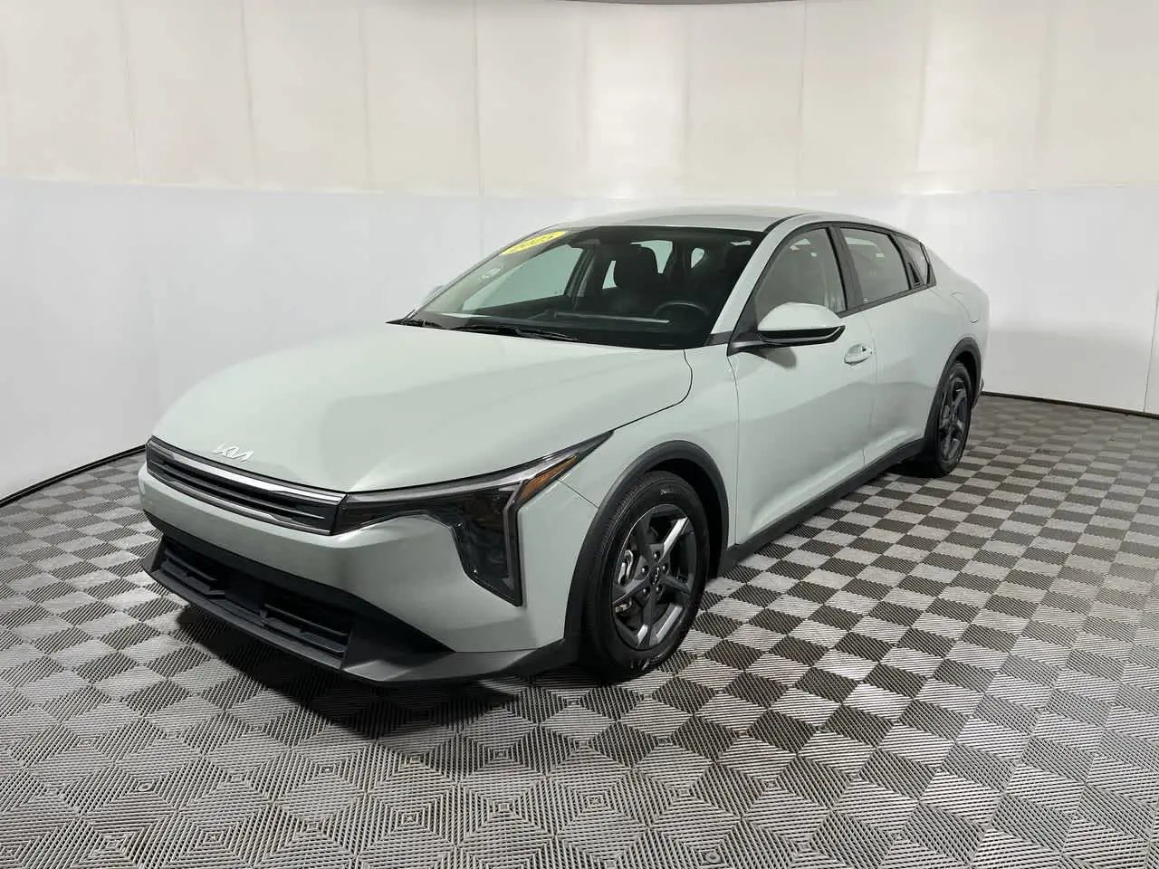 2025 Kia K4 LXS Auto photo 4