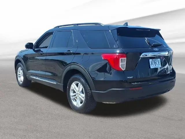 2021 Ford Explorer XLT 4WD photo 3