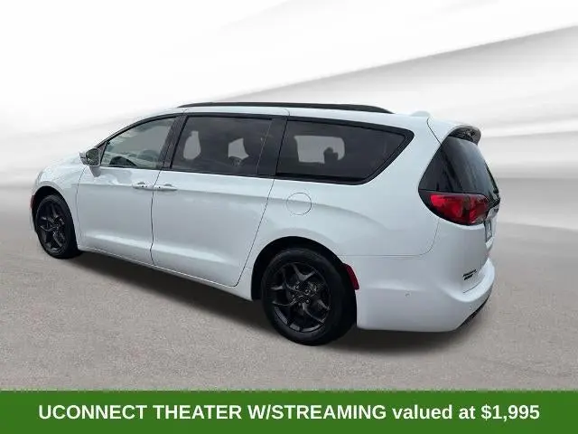 2020 Chrysler Pacifica Limited photo 3