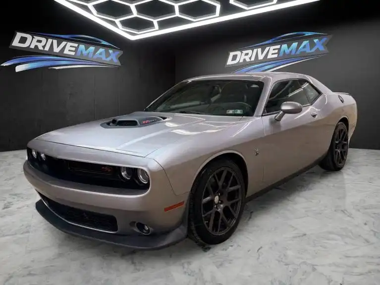 2016 Dodge Challenger HEMI Scat Pack Shaker 392's photo