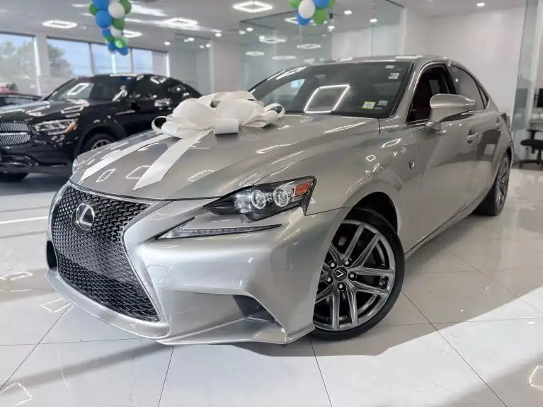 2016 Lexus IS 350 200t's photo