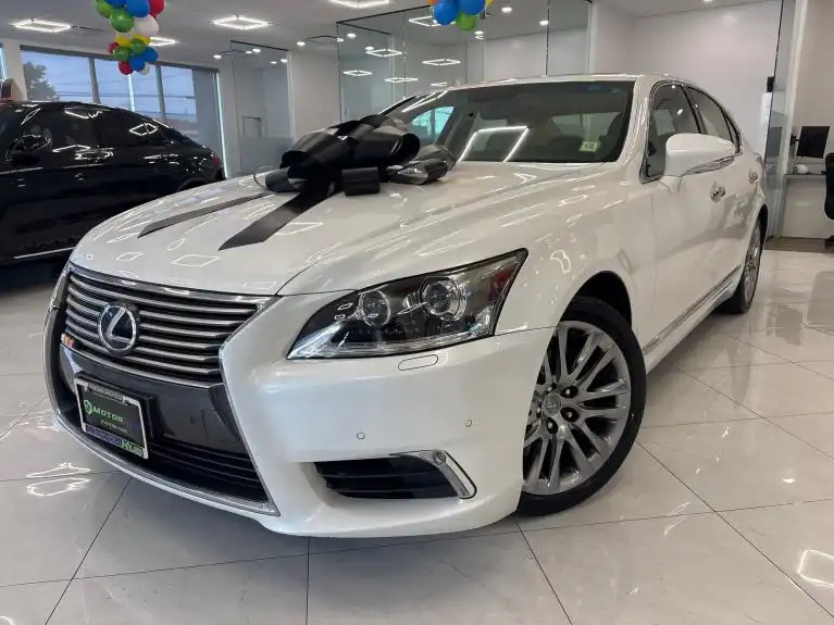 2015 Lexus LS 500 460's photo