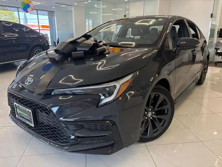 2025 Toyota Corolla SE Hybrid CVT's photo