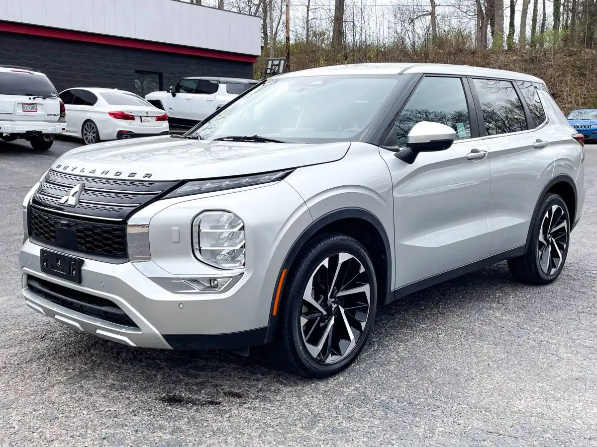 2022 Mitsubishi Outlander SE S-AWC's photo