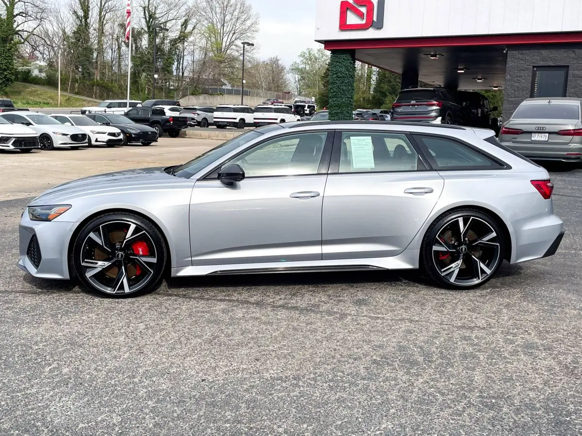 2021 Audi RS 6 Avant Base photo 3