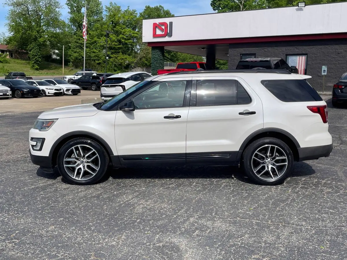 2017 Ford Explorer Sport 4WD photo 3