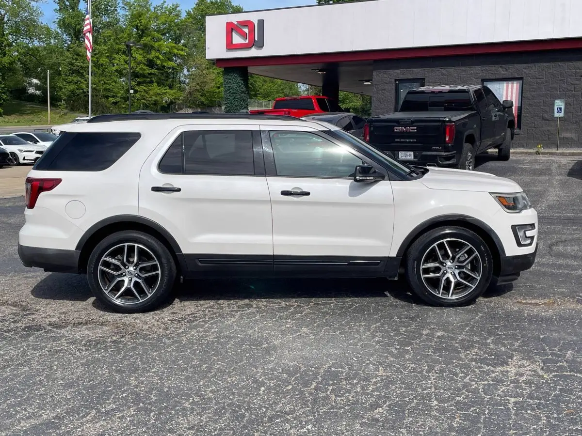 2017 Ford Explorer Sport 4WD photo 4