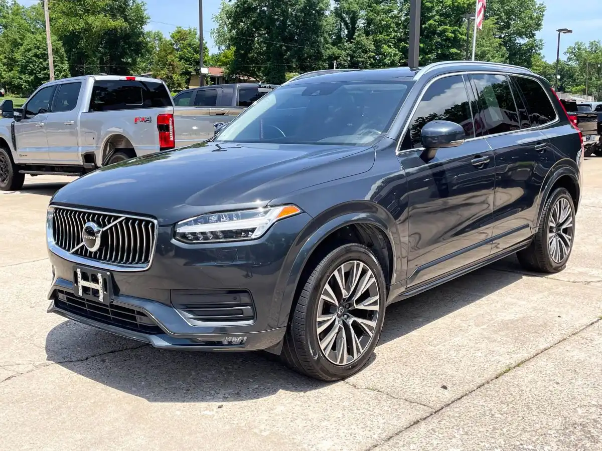 2021 Volvo XC90 T6 Momentum AWD's photo