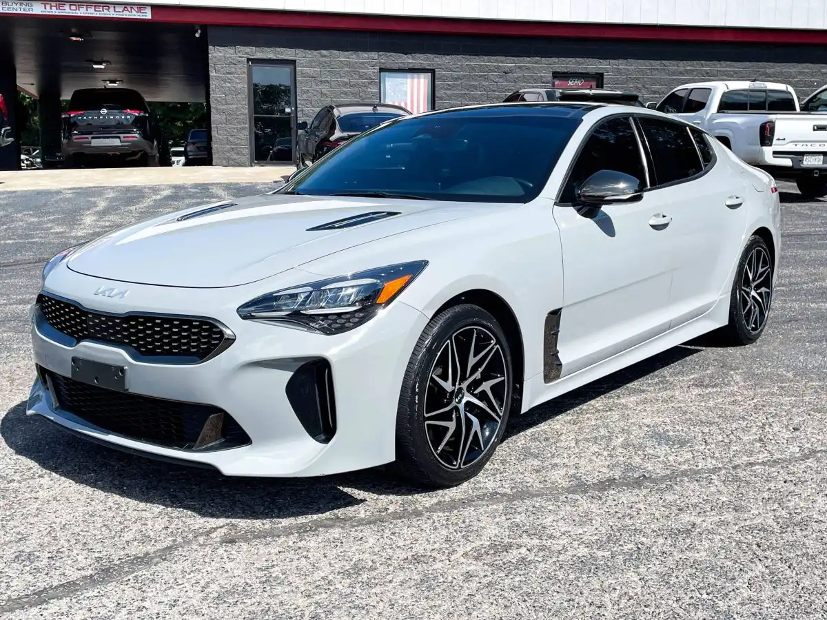2023 Kia Stinger GT-Line's photo