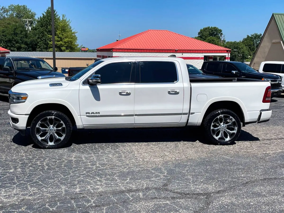 2019 RAM 1500 Limited 4x4 Crew Cab 5'7 photo 3