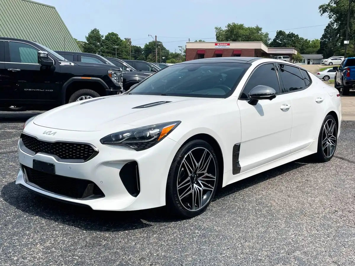 2022 Kia Stinger GT2's photo