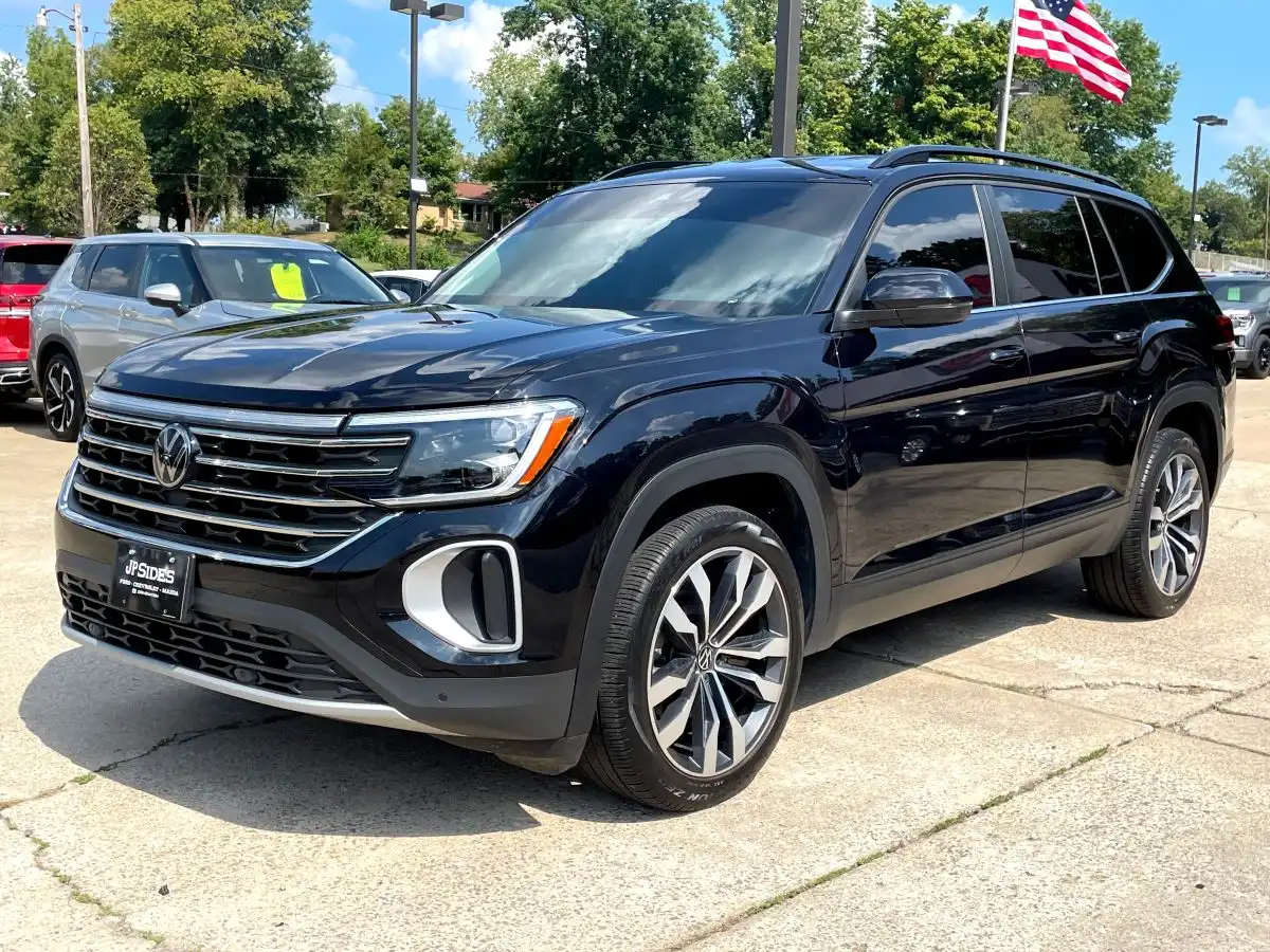 2024 Volkswagen Atlas 2.0T SE with Tech's photo