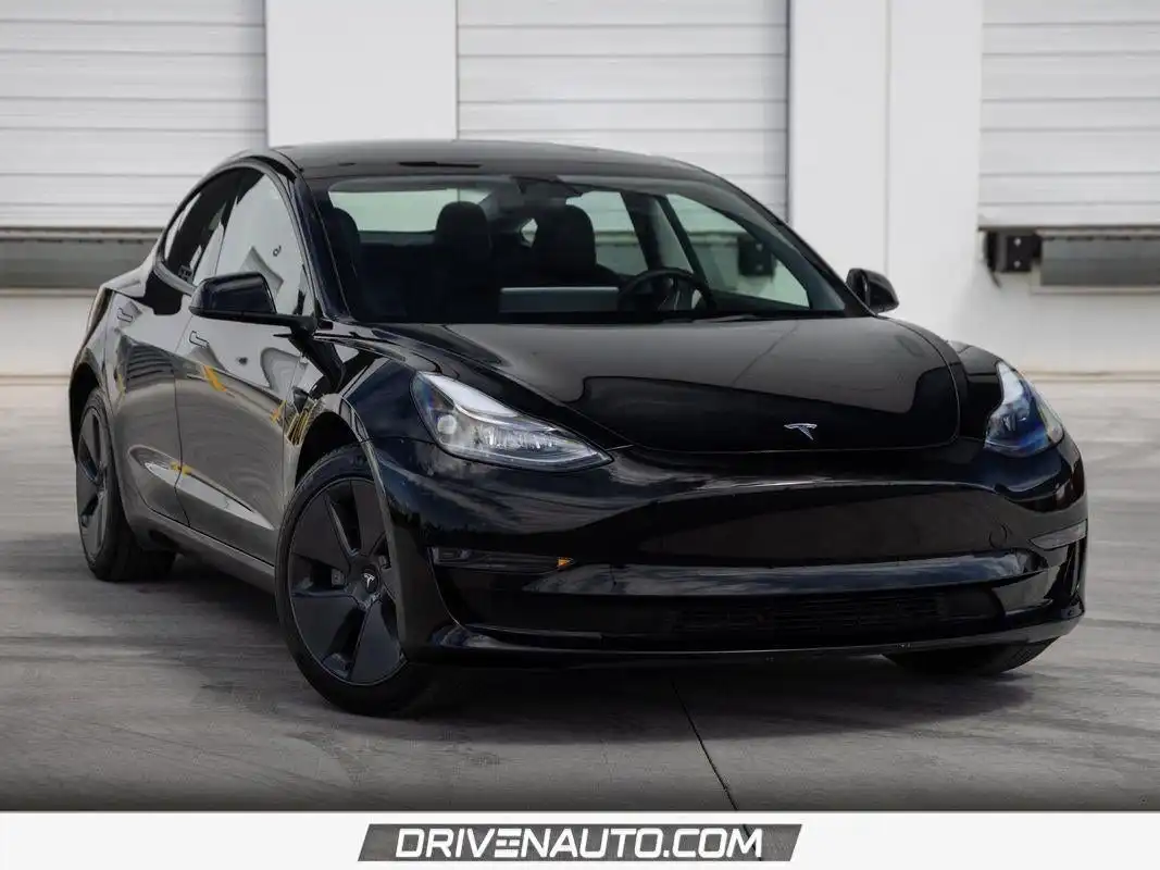 2023 Tesla Model 3 Base's photo