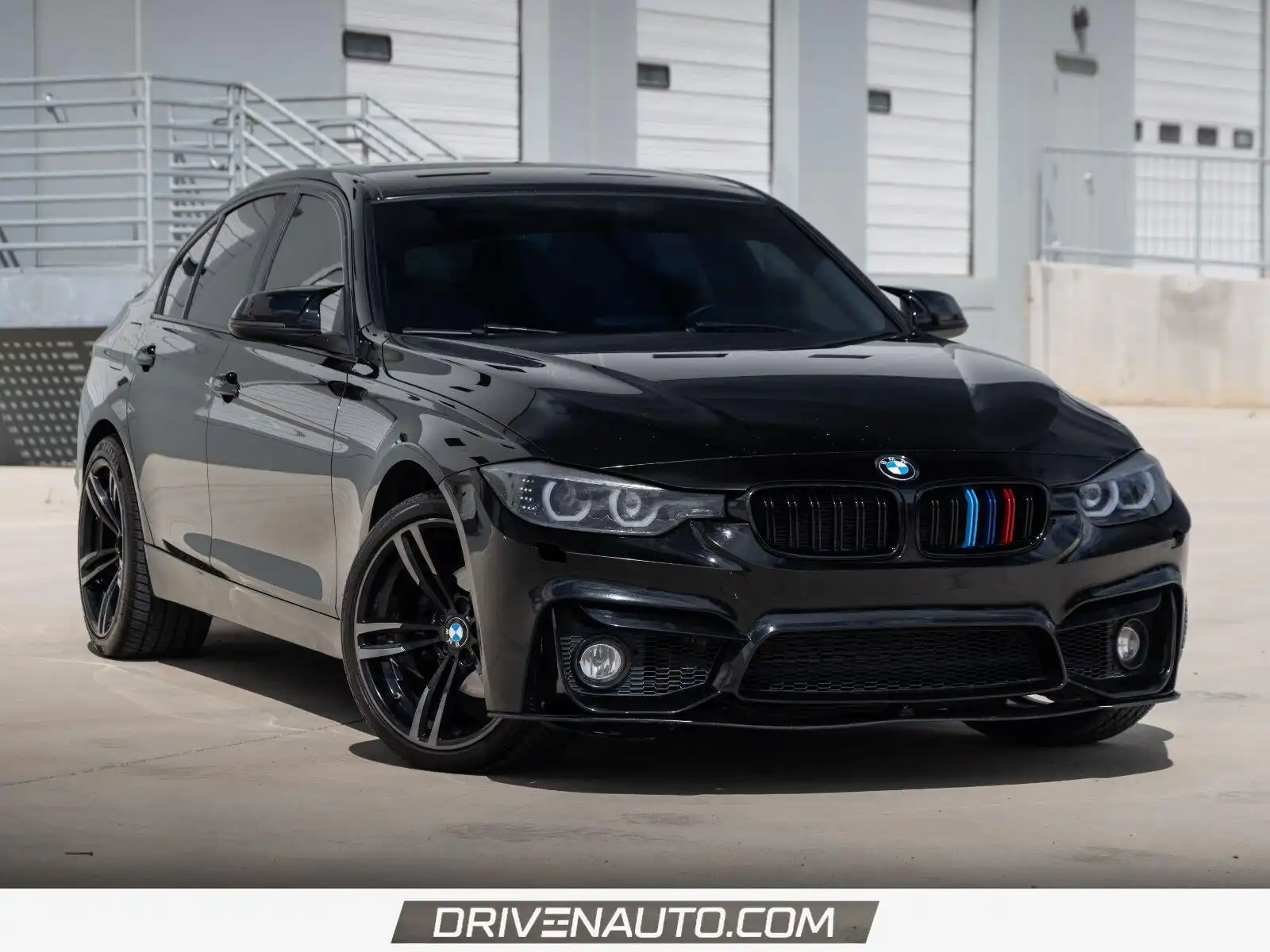 2015 BMW 3 Series 320i xDrive Sedan's photo