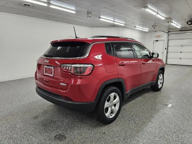 2017 Jeep Compass Latitude 4X4 photo 4
