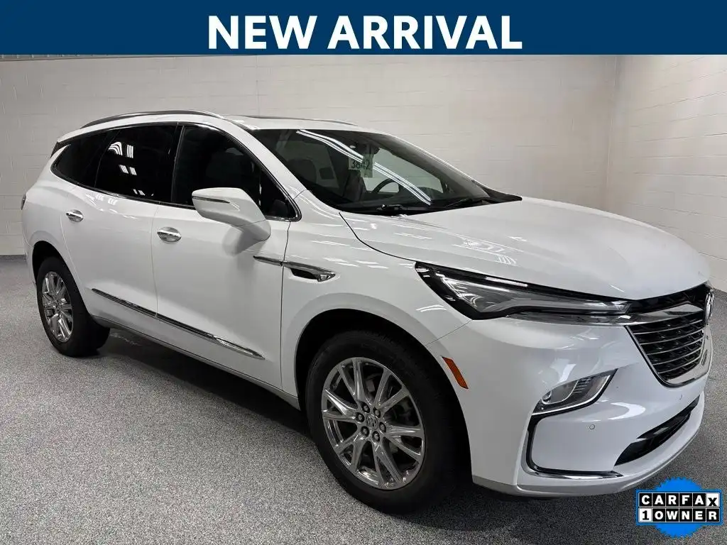2023 Buick Enclave Essence AWD's photo