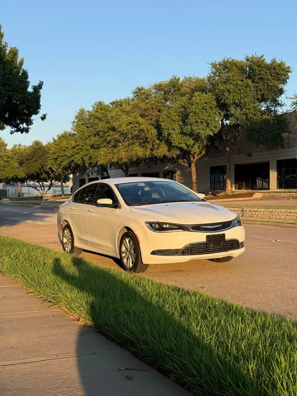 2016 Chrysler 200 Limited's photo