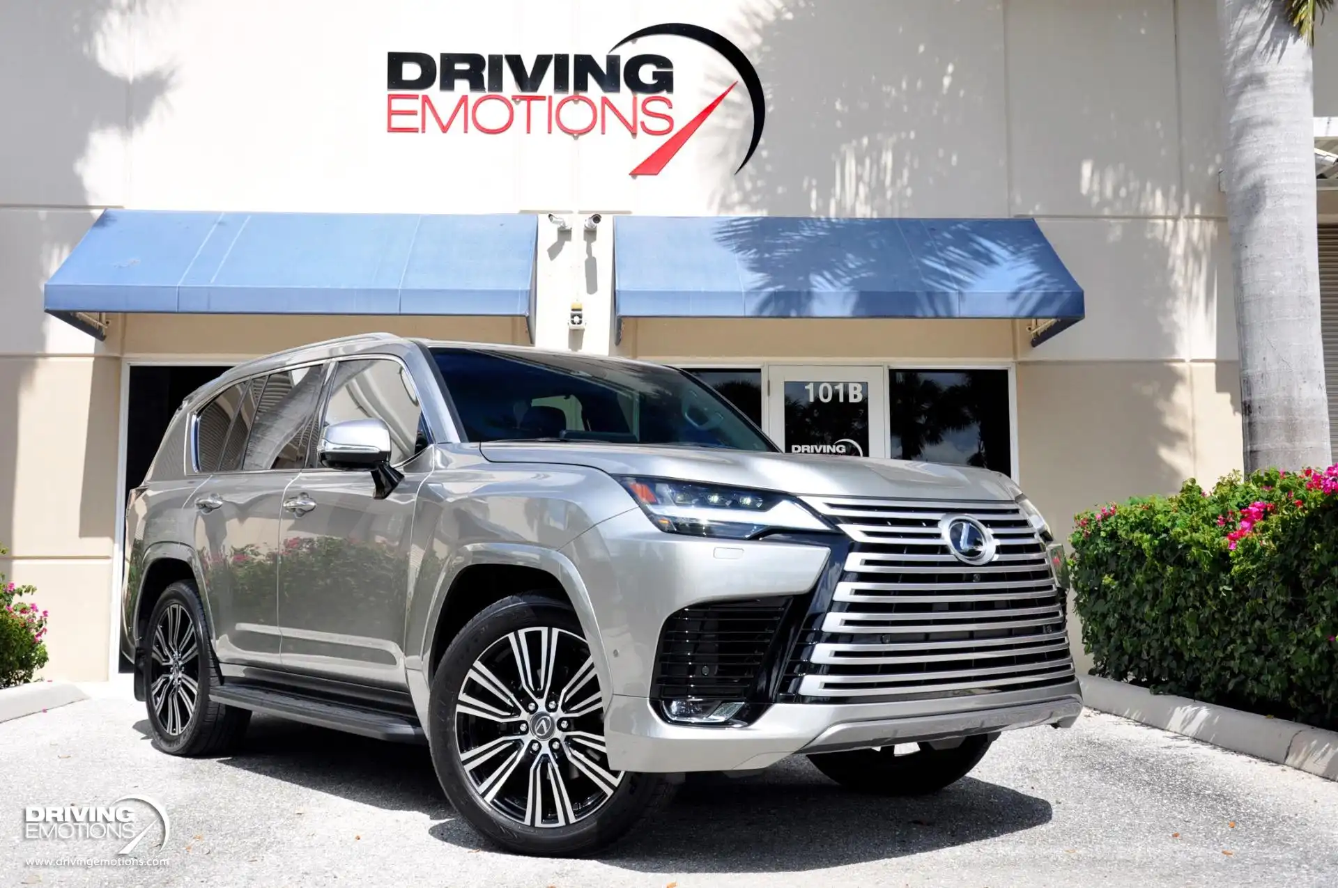 2026 Lexus LX 600 700h Luxury's photo