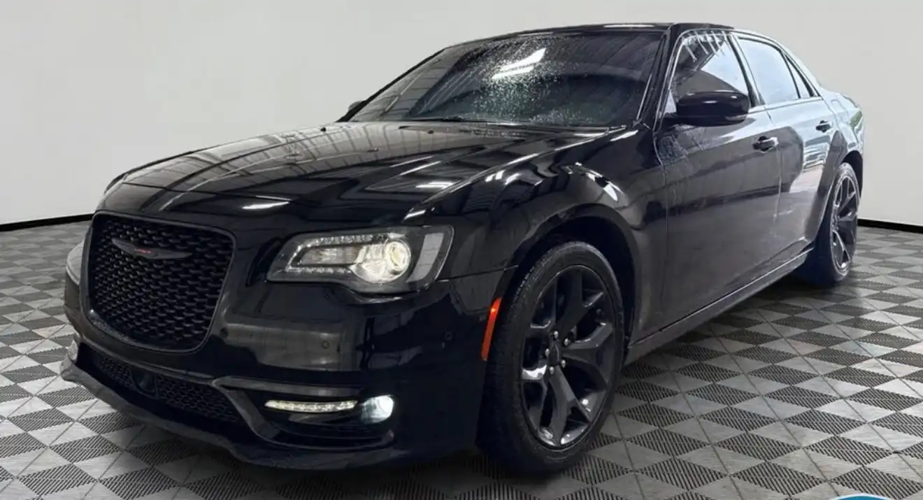 2022 Chrysler 300 S's photo
