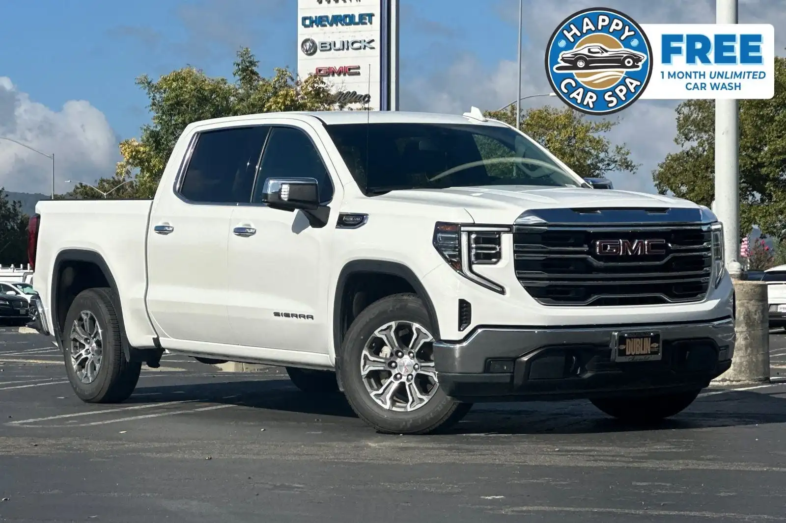 2025 GMC Sierra SLT 2WD Crew Cab Short Box's photo