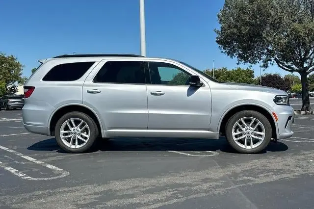 2024 Dodge Durango GT AWD Plus photo 3