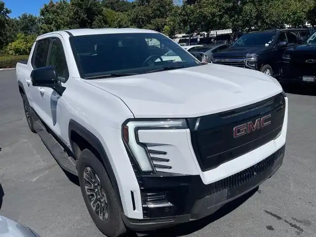 2026 GMC Sierra Elevation Stamdard Range Crew Cab e4WD's photo