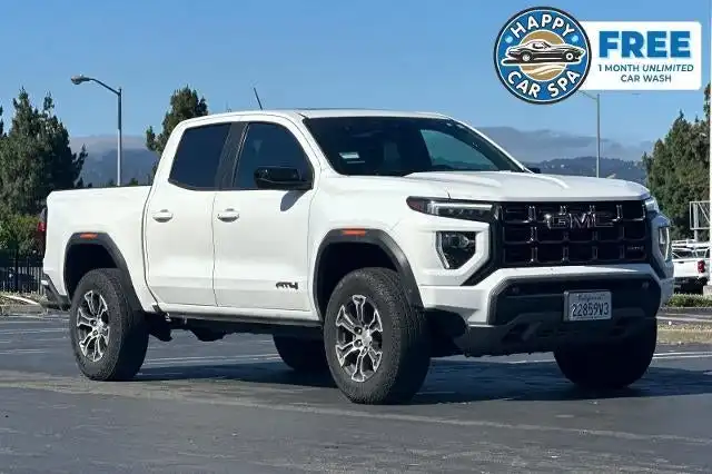 2023 GMC Canyon 4WD AT4 Crew Cab Short Box's photo